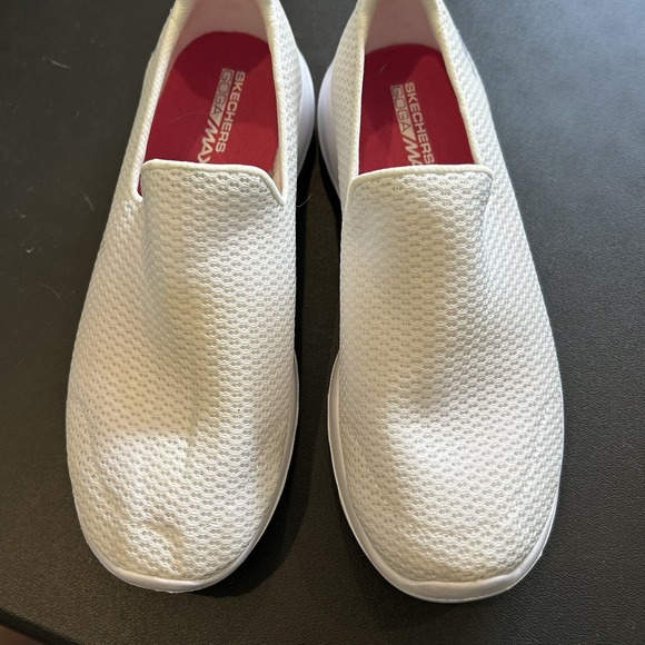 Skechers Women's 8.5 Go Walk Joy White Slip On Shoes - Picture 15 of 16